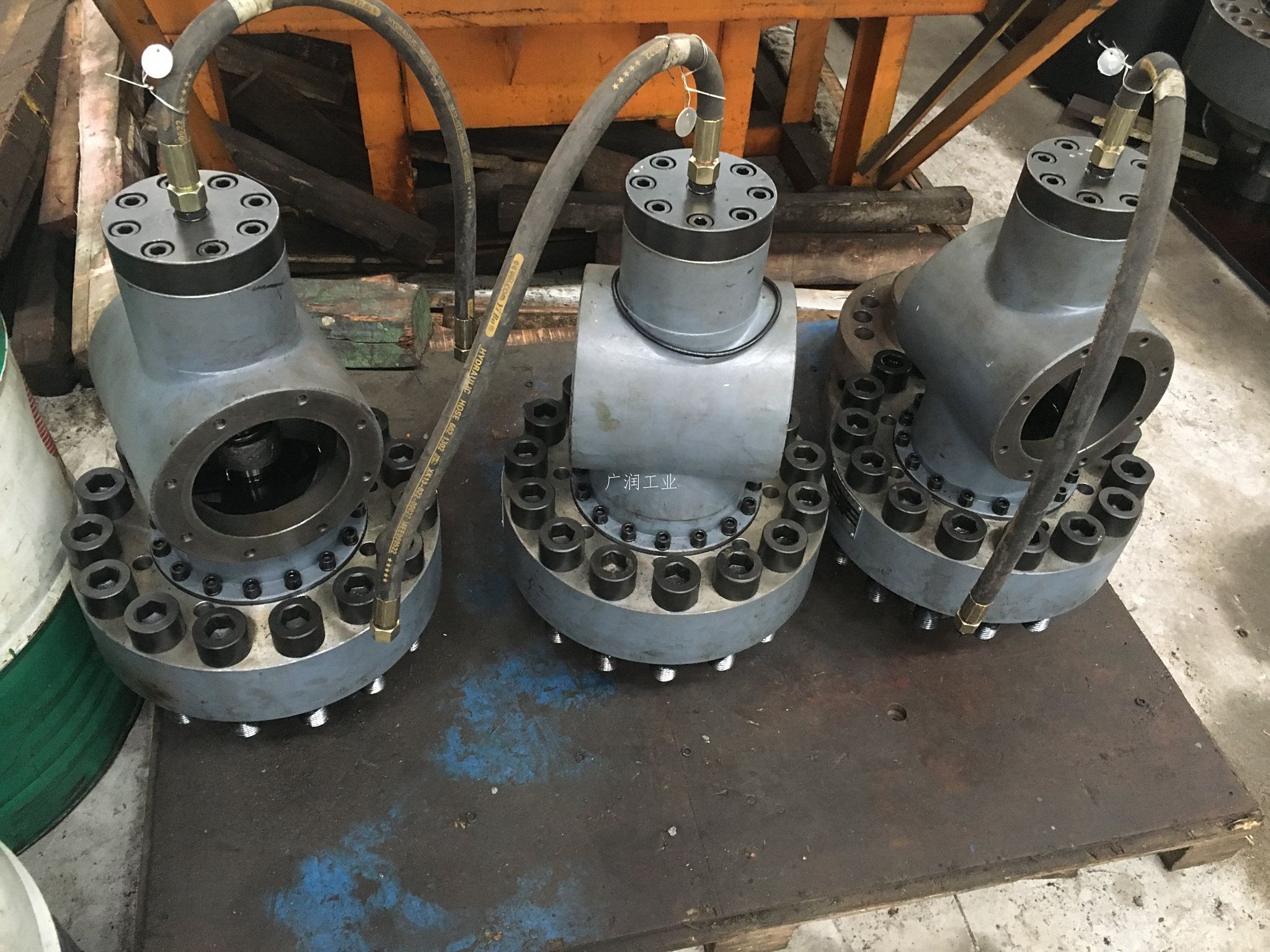 液压机配件（油泵、压力表、密封件、电磁阀、滤清器、压力传感器、位移传感器、行程开关等等）
